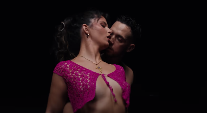 Nathy Peluso y C. Tangana, en 'Ateo'