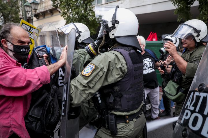 Αντιρατσιστική και αντιφασιστική συγκέντρωση και πορεία στη Βουλή. Σάββατο 9 Οκτωβρίου 2021 (ΒΑΣΙΛΗΣ ΡΕΜΠΑΠΗΣ / EUROKINISSI)