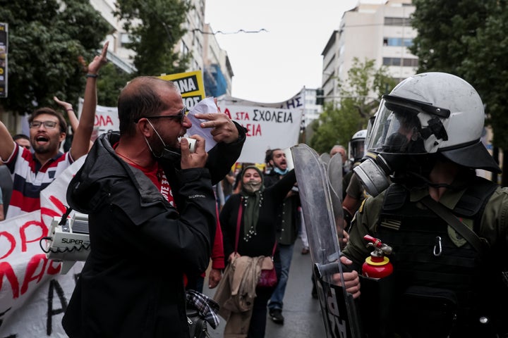 Αντιρατσιστική και αντιφασιστική συγκέντρωση και πορεία στη Βουλή. Σάββατο 9 Οκτωβρίου 2021 (ΒΑΣΙΛΗΣ ΡΕΜΠΑΠΗΣ / EUROKINISSI)