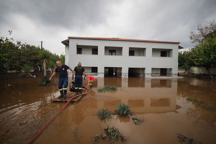 Πλημμύρες και καταστροφές από την έντονη βροχόπτωση στις πυρόπληκτες περιοχές της Β.Εύβοιας, στιγμιότυπα από την Αγία Άννα, Κυριακή 10 Οκτωβρίου 2021 (ΘΟΔΩΡΗΣ ΝΙΚΟΛΑΟΥ/ EUROKINISSI)