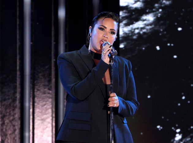 Demi Lovato performing last