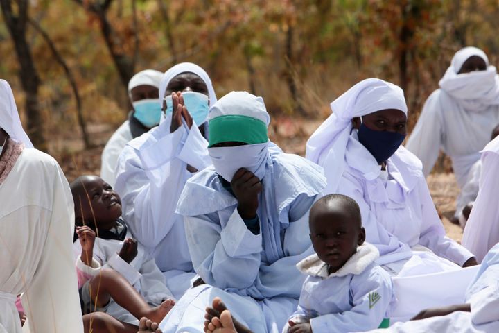H εκκλησία της Ζιμπάμπουε κάνει κήρυγμα για τα εμβόλια