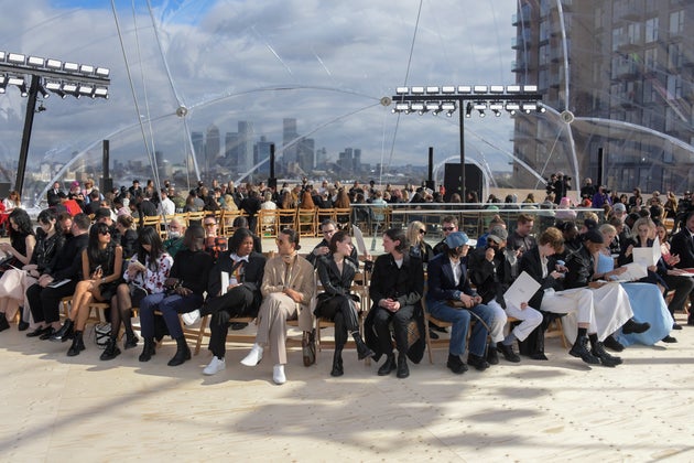  Alexander McQueen SS22 Womenswear Show στο Tobacco Dock στο Λονδίνο