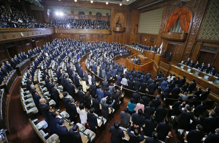 衆議院が解散＝2014年11月21日午後、東京・国会内