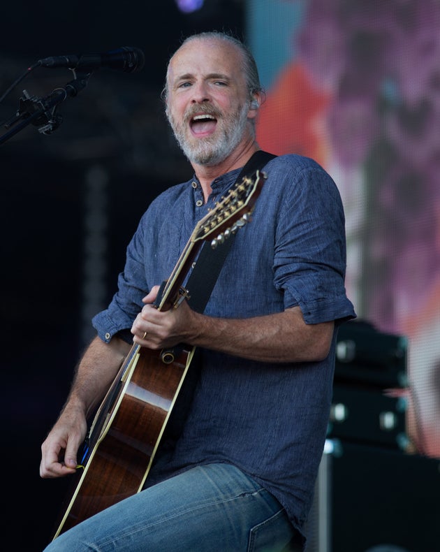 Fran Healy performing in