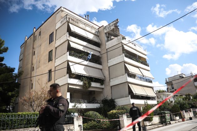 Χαλάνδρι: Επεσε μπαλκόνι πολυκατοικίας, εντολή εκκένωσης του