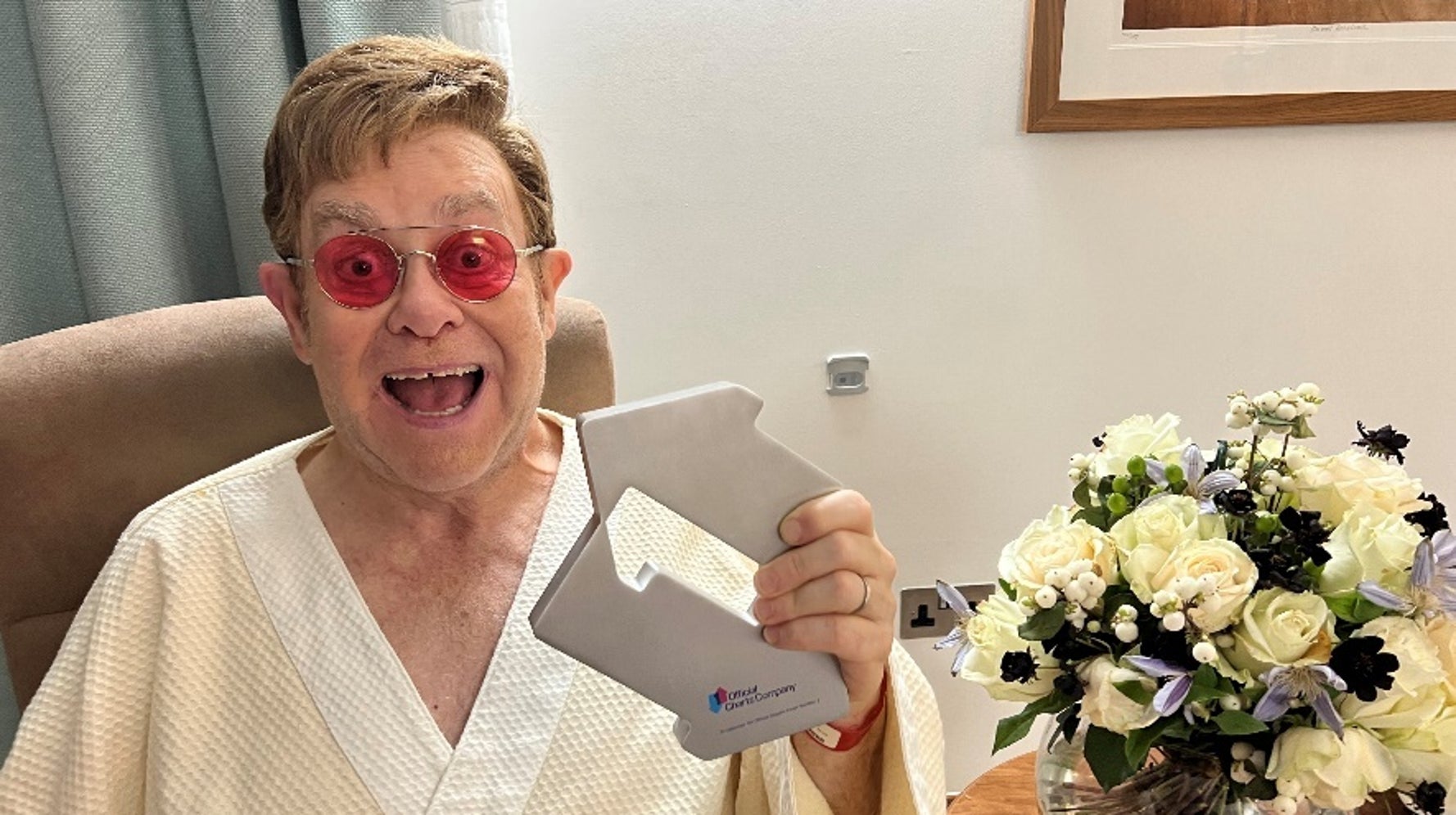 Dua Lipa New Rules 1 In The Uk Docsbay