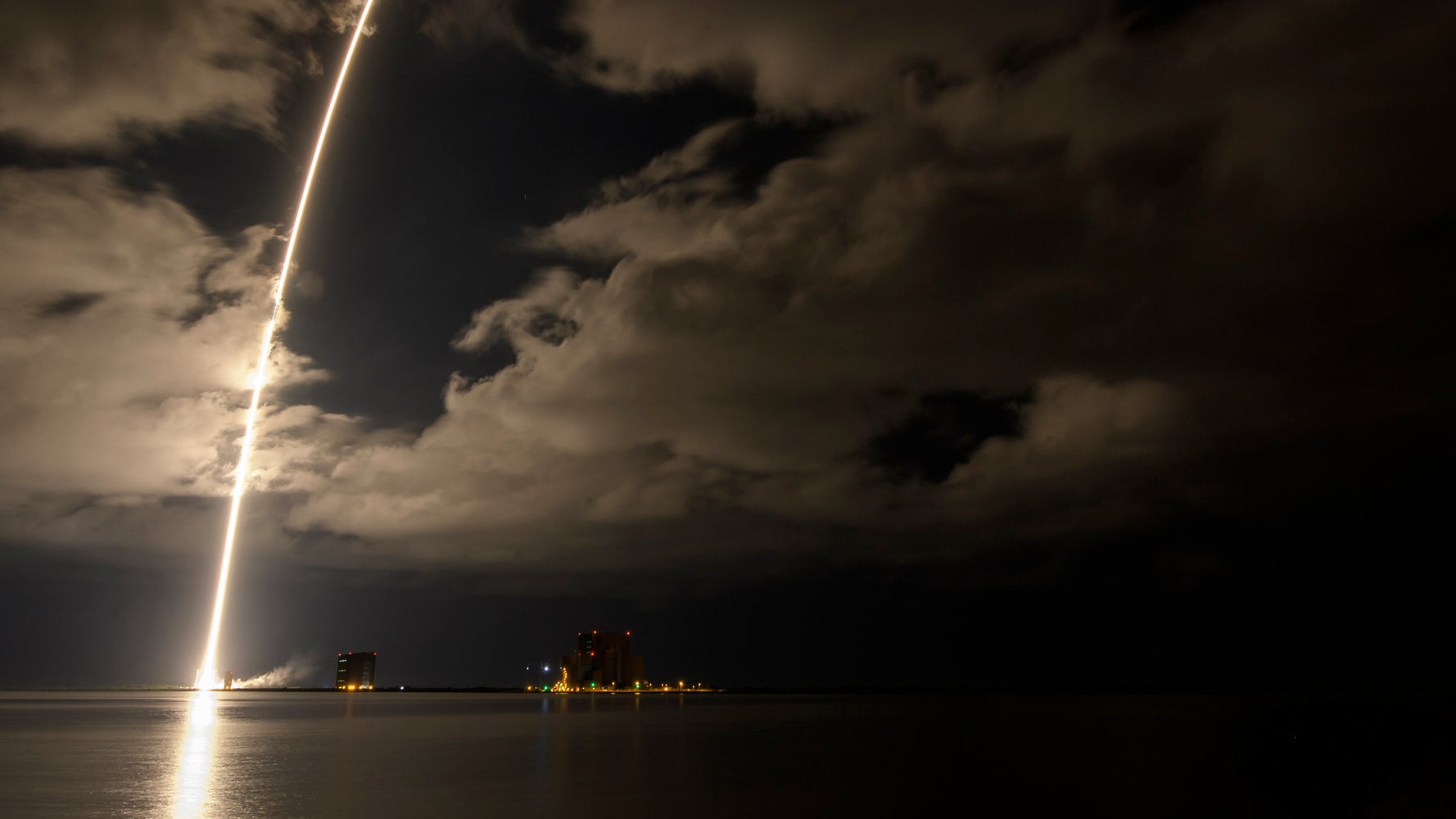 NASA's Asteroid Chaser Lucy Soars Into Sky With Diamonds - Vimarsana News