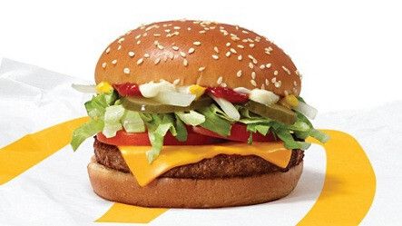 マクドナルドが11月3日からアメリカ国内の一部店舗で試験販売する代替肉バーガー（同社サイトより）