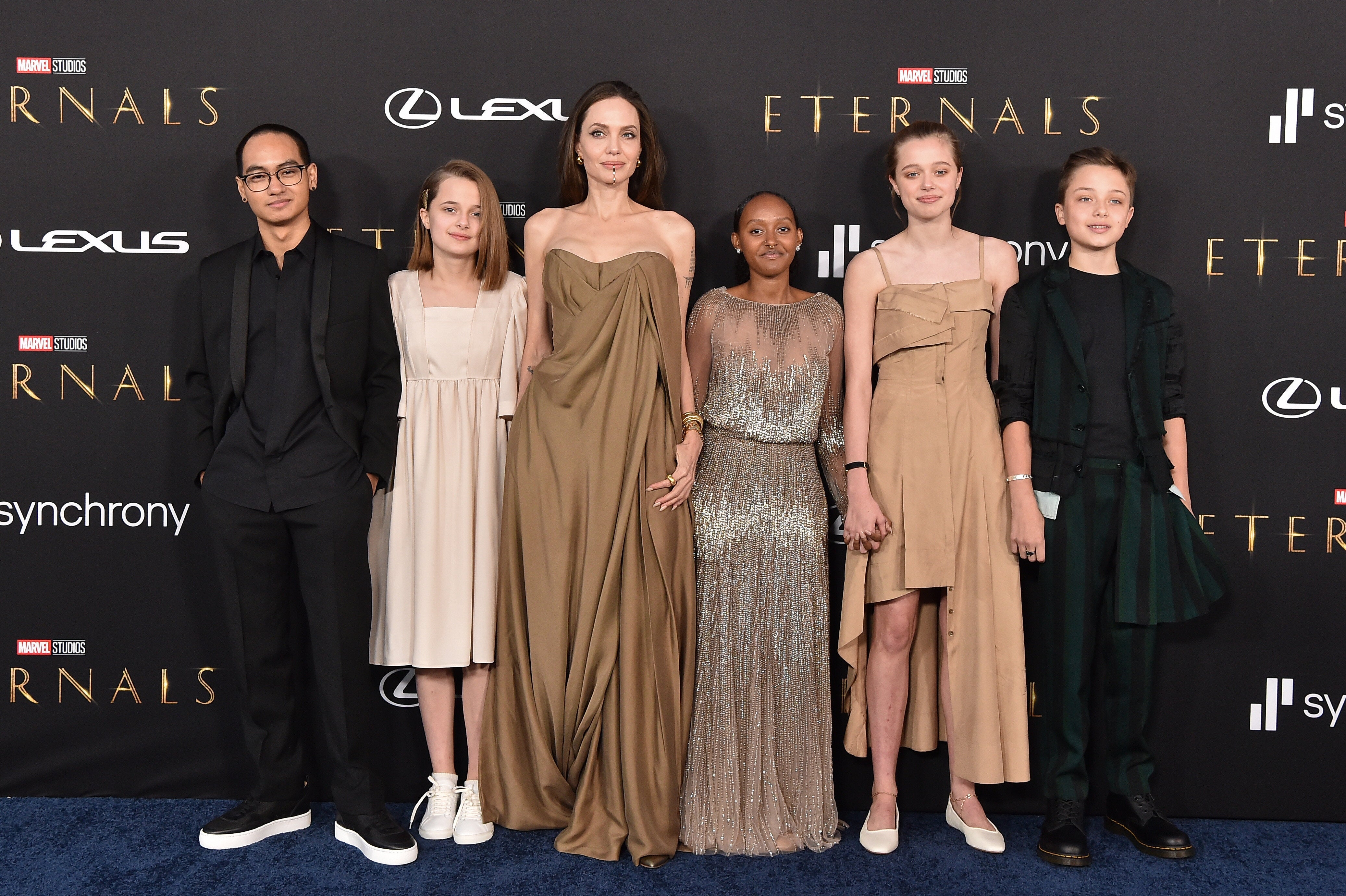 Angelina Jolie Lets Daughter Zahra Borrow Her 2014 Oscars Dress For ‘Eternals’ Premiere |  in Spanish.