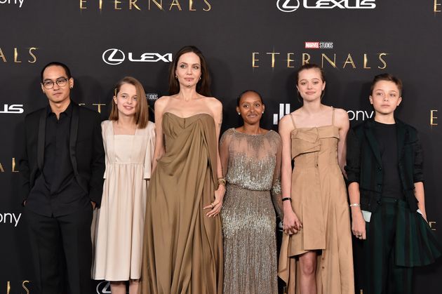 Angelina Jolie entourée de ses enfants ce lundi 18 octobre lors de l'avant-première des...