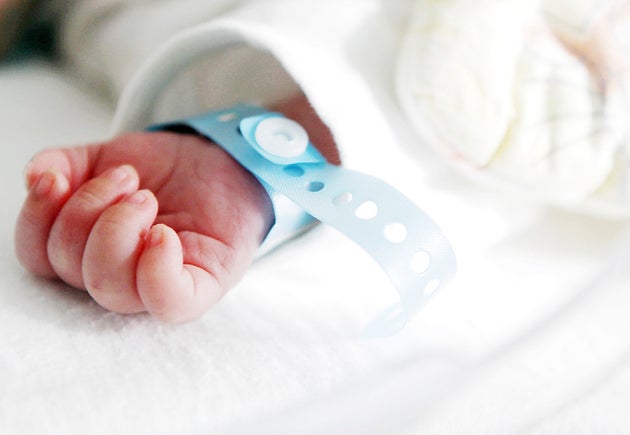 La madre non vaccinata ha il covid, gemelli nascono prematuri: gravi la donna e i figli La madre non vaccinata ha il covid, gemelli nascono prematuri: gravi la donna e i figli