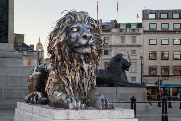 Cette statue d'un lion à Trafalgar square a été inaugurée en 2016 pour sensibiliser...
