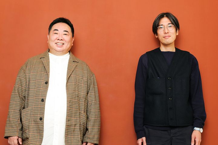 左から、塚地武雅さん（ドランクドラゴン）と監督の和島香太郎さん