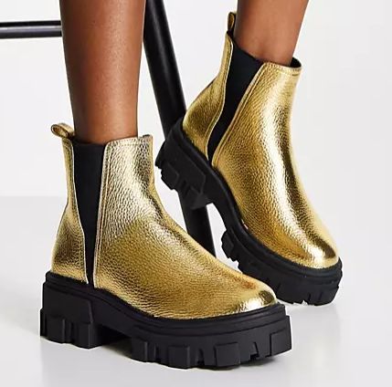 Tuesday Shoesday: The Chunky Chain Trend Now Applies to Your Footwear Too -  PurseBlog