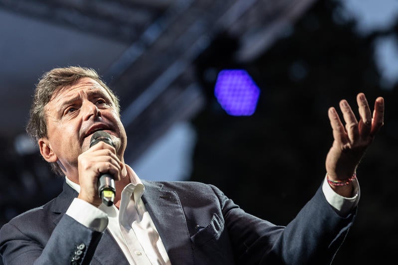 Lo scenario di Calenda: "Draghi resti a Palazzo Chigi e Gentiloni al Quirinale"