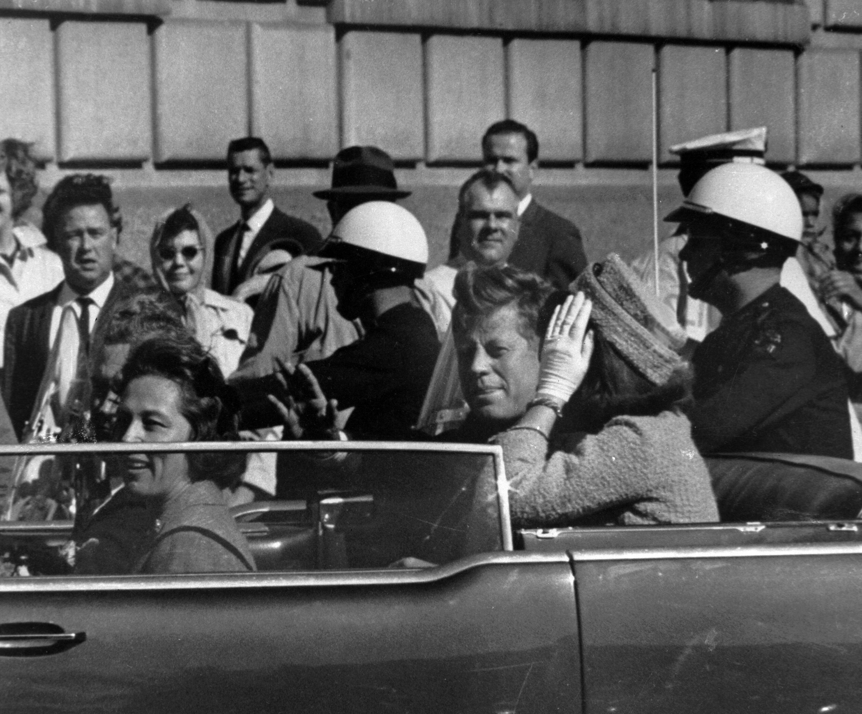 Biden rinvia pubblicazione documenti segreti sul caso Jfk. Il nipote: "Vergogna"