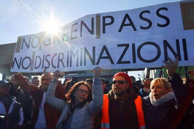 "Trieste fortino decaduto": dopo le proteste No Pass, record di contagi Covid "Trieste fortino decaduto": dopo le proteste No Pass, record di contagi Covid