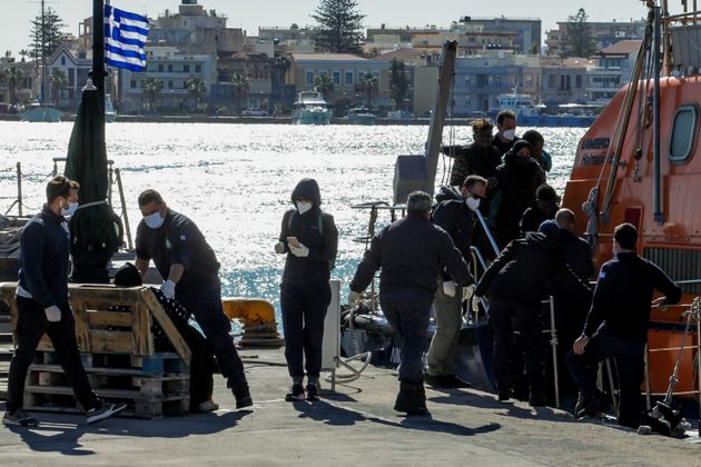 Τραγωδία στη Χίο: Παιδιά μεταξύ των νεκρών στο ναυάγιο της