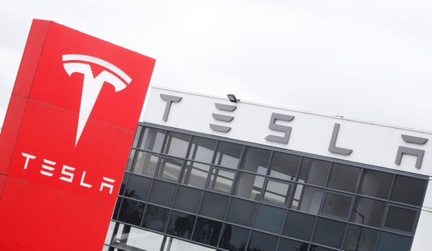 Tesla a dépassé les 1.000 milliards de dollars en Bourse le 25 octobre 2021.