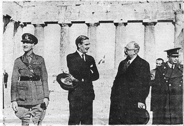 Δευτέρα 3 Μαρτίου 1941. Ο Α. Ήντεν στην Ακρόπολη με τον Στρατάρχη Σερ Τζων Ντηλ και τον Γεώργιο