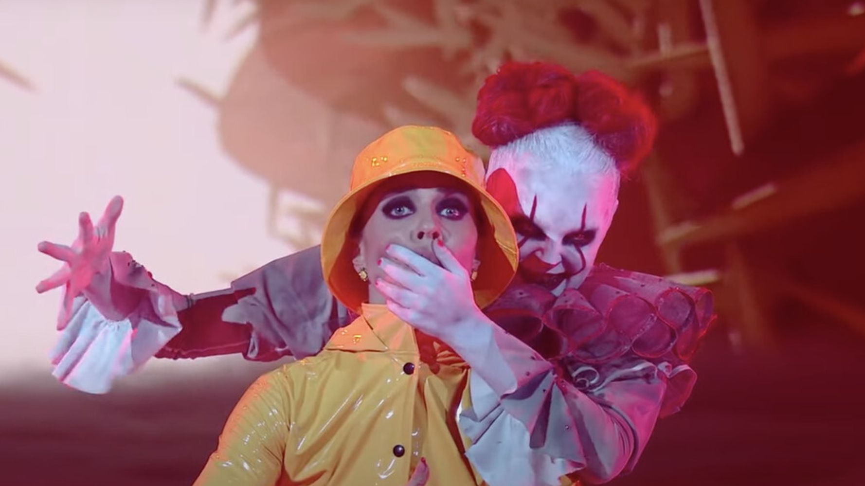 JoJo Siwa Scares Up A Perfect Score As Evil Clown Pennywise In Deranged 'DWTS' Routine - HuffPost