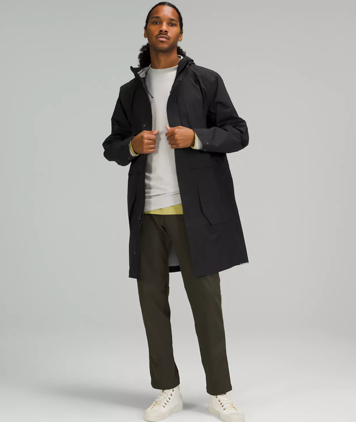 Storm Field Trench Coat in Black