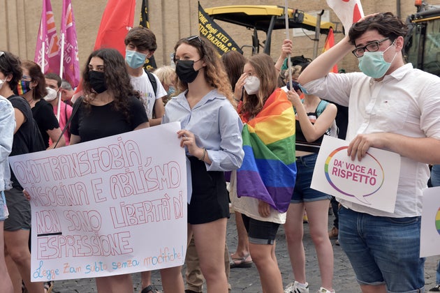 Passa la tagliola, affossato il ddl Zan Passa la tagliola, affossato il ddl Zan