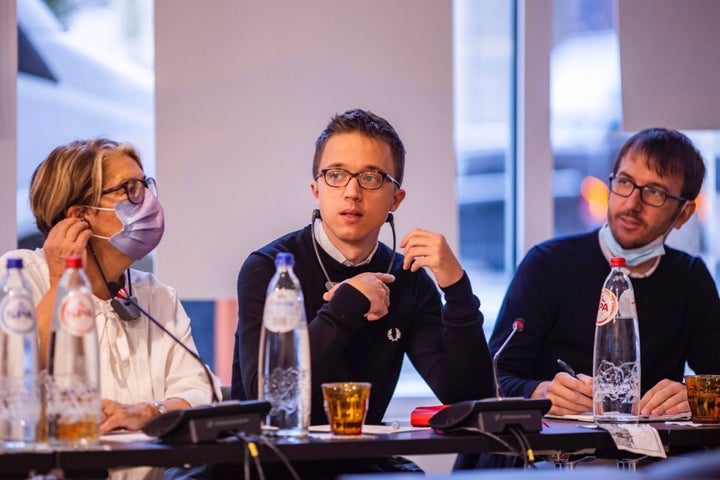 El líder de Más País, Íñigo Errejón, en el centro.