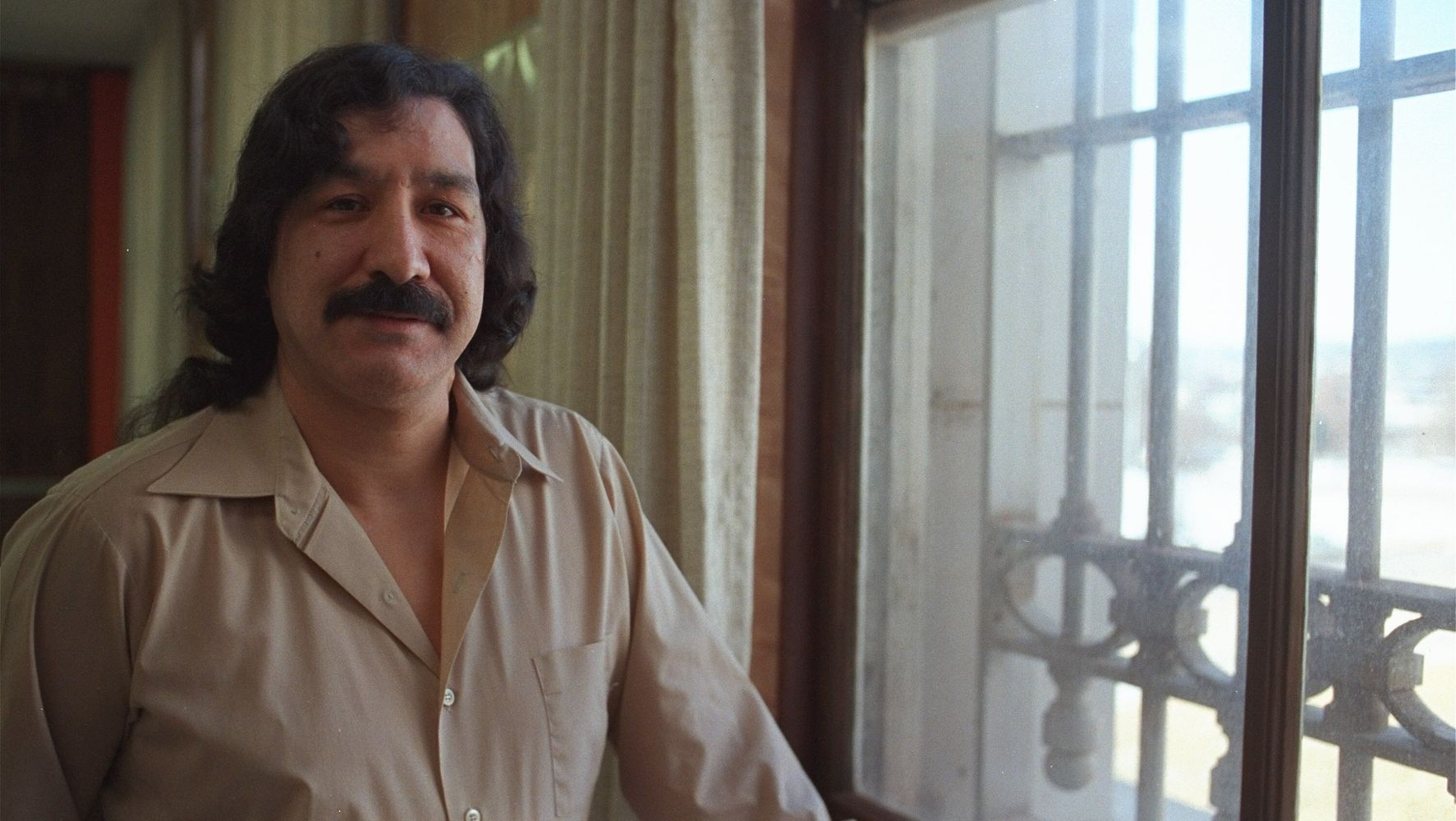 Leonard Peltier Is America S Longest Serving Political Prisoner Biden May Be His Last Hope Huffpost Latest News Leonard Peltier Is America S Longest Serving Political Prisoner Biden May Be His Last Hope Huffpost Latest News