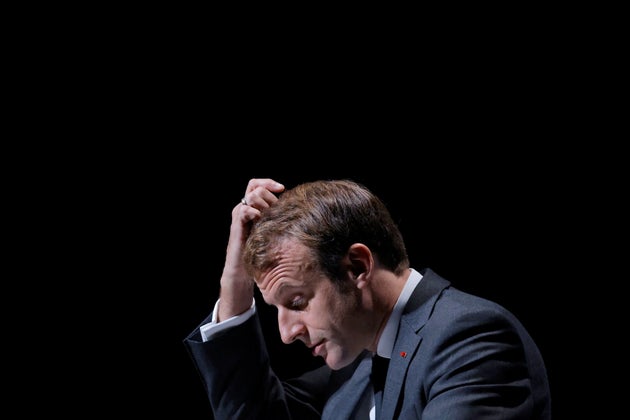 Raboté, le contrat d'engagement annoncé par Macron (ici le 18 octobre 2021) ne convainc...