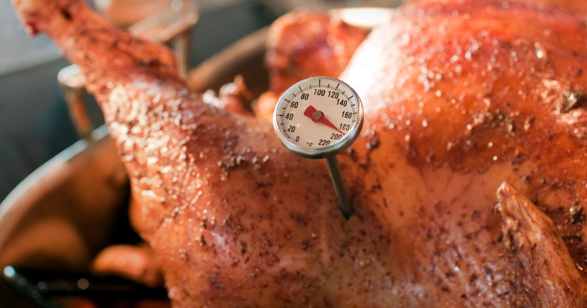 This wireless meat thermometer makes grilling, roasting, and more so easy
