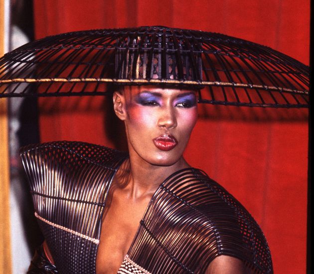 Grace Jones à la cérémonie des Grammy Awards en 1983, à Los Angeles aux Etats-Unis. 