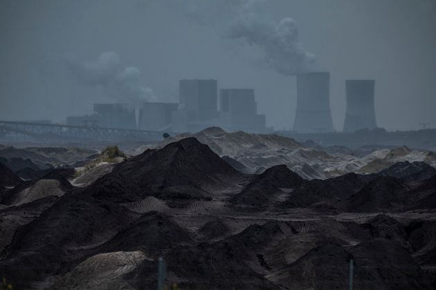 Les émissions de CO2 se rapprochent des niveaux records d'avant Covid (Photo d'illustration de la centrale à charbon de Boxberg en Allemagne, qui doit être fermée à l'horizon 2038) (Photo by Florian Gaertner/Photothek via Getty Images)