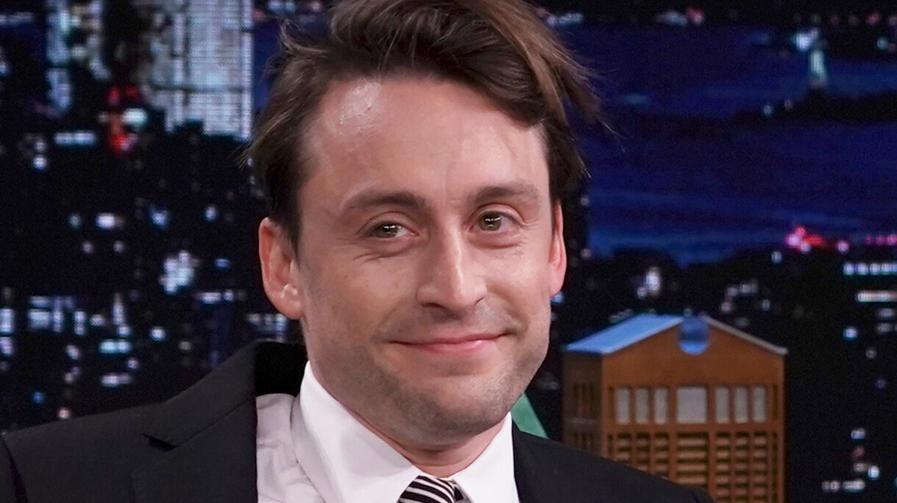 'SNL' Host Kieran Culkin Recalls Hilariously Awkward Moment From