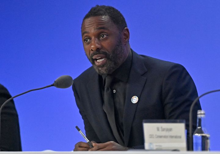 El actor británico Idris Elba habla en la Cumbre del Clima de la ONU COP26.