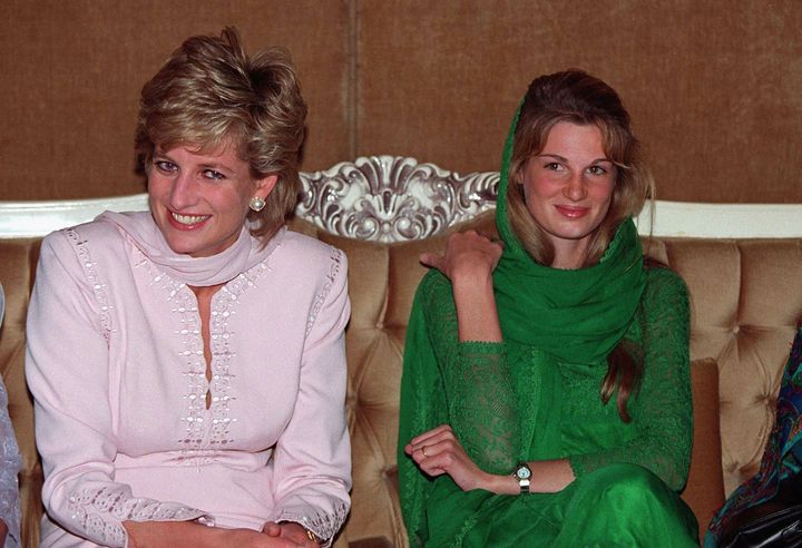Η πριγκίπισσα Νταϊάνα και η Τζεμίνα Καν στο Πακιστάν το 1996. 