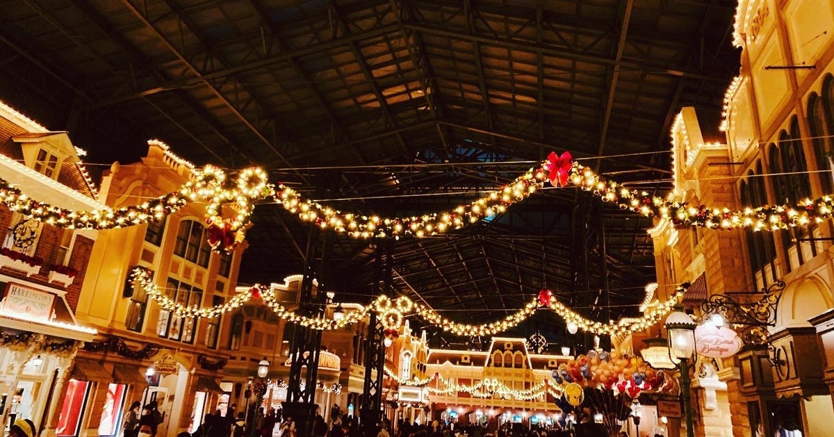 東京ディズニーランド シーのクリスマス 21年のポイントは 期間ごとに変わるショーにあのチュロスも 情報まとめ ハフポスト アートとカルチャー 東京ディズニーランド シーのクリスマス 21年のポイントは 期間ごとに変わるショーにあのチュロスも 情報まとめ ハフポスト アートとカルチャー