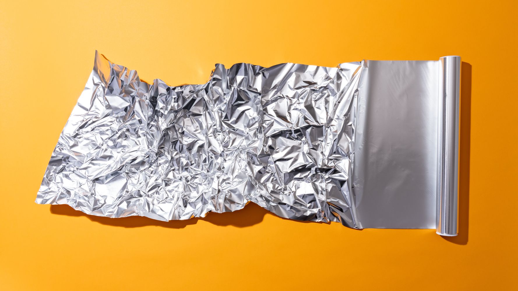Parchment Paper vs. Aluminum Foil: When to Use Each