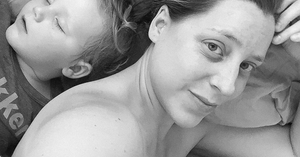This Is What It's Really Like To Be 4 Weeks Postpartum | HuffPost ...