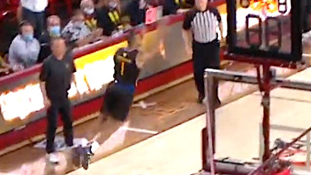 70-Foot Buzzer Beater Produces College Basketball's Wildest Moment So Far.jpg