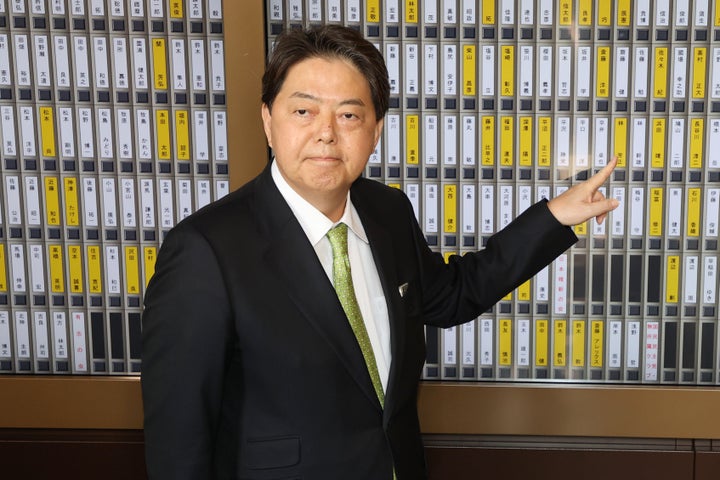 特別国会が召集され、衆議院に初登院した自民党の林芳正氏＝11月10日、国会内