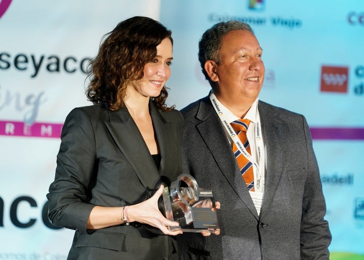 Isabel Díaz Ayuso, durante la ceremonia en Colmenar Viejo.