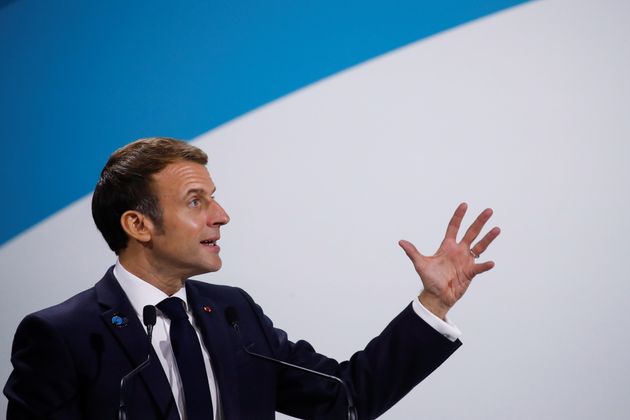 Le President Emmanuel Macron s'exprime lors d'une session plénière au début du Forum...