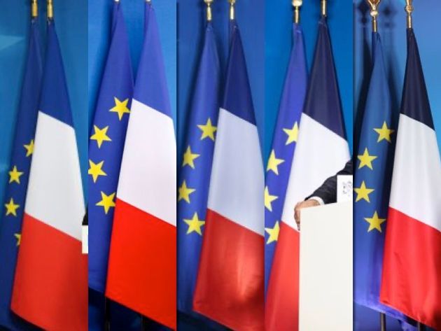 フランス国旗の色合いの変遷（左から2017年〜2021年）