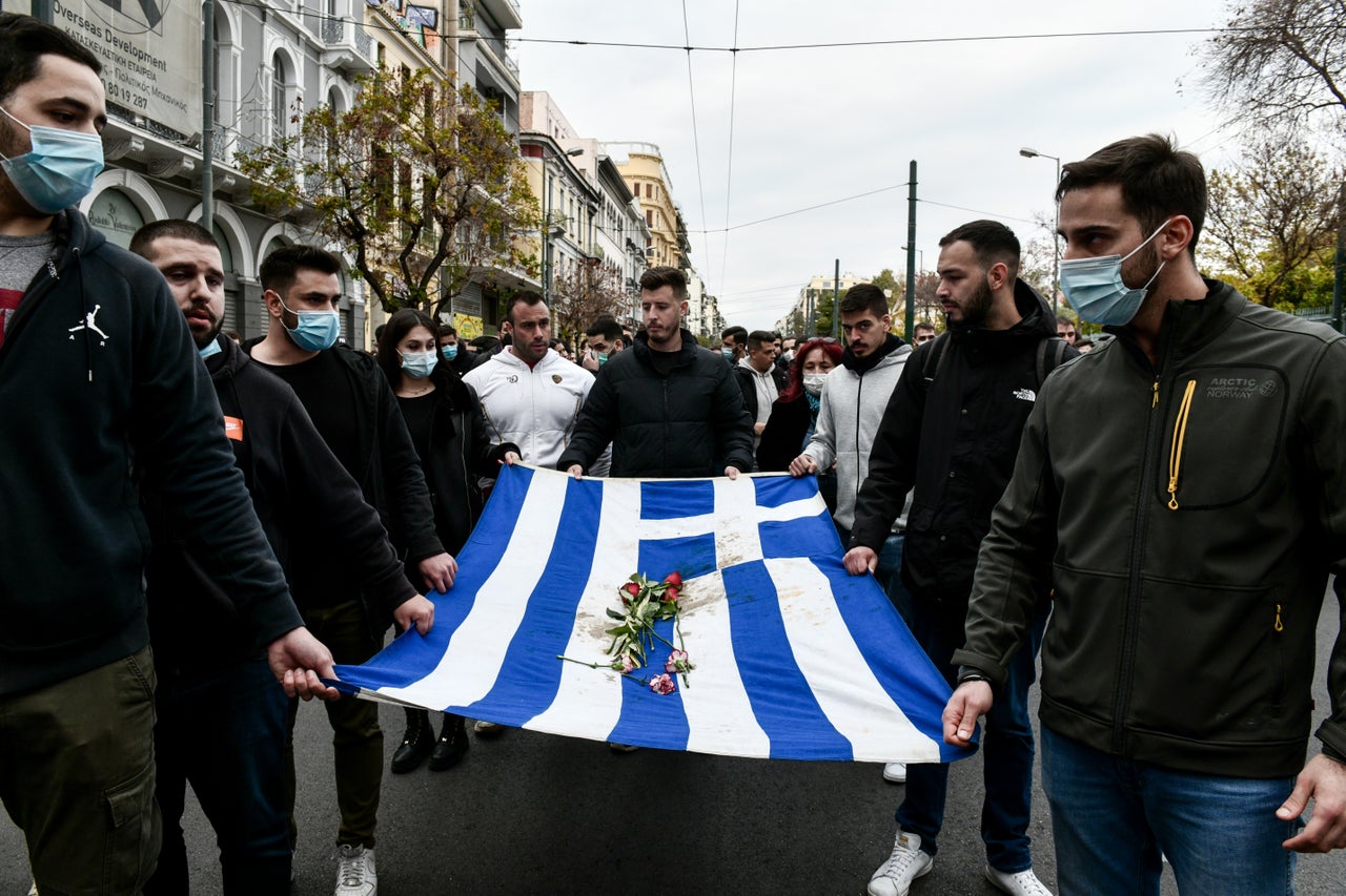 Η σημαία στην πορεία για την 48η επέτειο από την εξέγερση του Πολυτεχνείου, Τετάρτη 17 Νοεμβρίου 2021. (ΤΑΤΙΑΝΑ ΜΠΟΛΑΡΗ/EUROKINISSI)