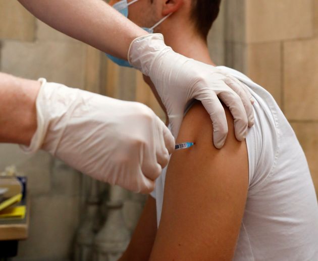 L'Autriche va rendre bligatoire la vaccination contre le Covid-19 en février 2022. Un confinement...