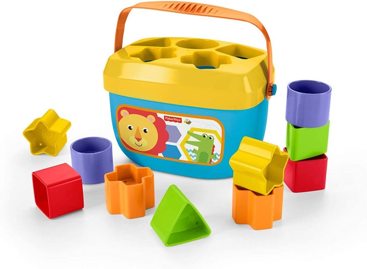 Los <a href="https://amzn.to/3nxiHwV" target="_blank" role="link" class=" js-entry-link cet-external-link" data-vars-item-name="bloques de Fisher Price" data-vars-item-type="text" data-vars-unit-name="61967bb2e4b07fe201083a7a" data-vars-unit-type="buzz_body" data-vars-target-content-id="https://amzn.to/3nxiHwV" data-vars-target-content-type="url" data-vars-type="web_external_link" data-vars-subunit-name="article_body" data-vars-subunit-type="component" data-vars-position-in-subunit="4">bloques de Fisher Price</a>, el juguete más vendido para bebés en Amazon