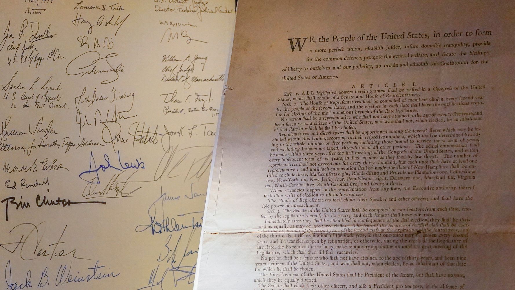 Ấn bản đầu tiên hiếm hoi của Hiến pháp Hoa Kỳ được bán với giá kỷ lục tại cuộc đấu giá