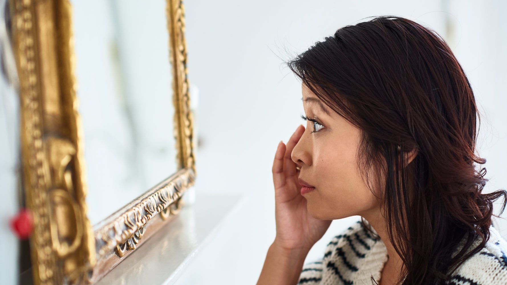 Half Of Women Experience Body Dysmorphia. Here Are The Signs DUK News